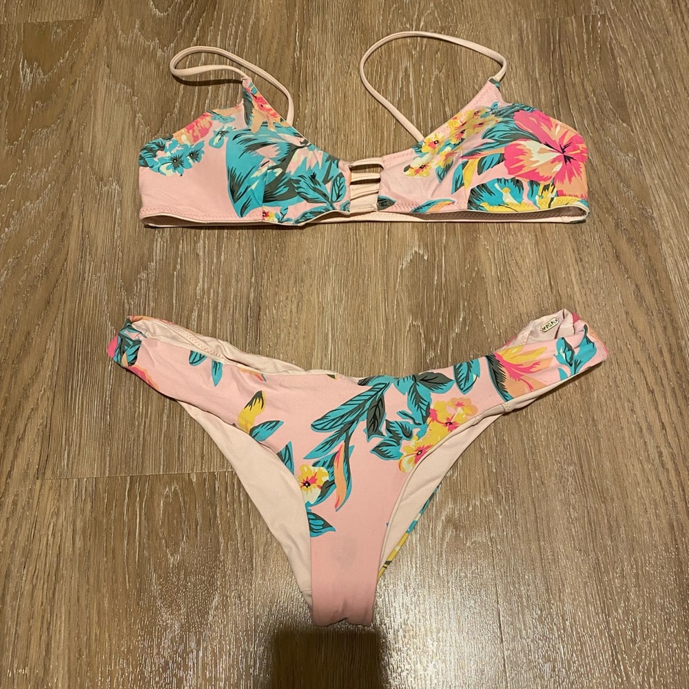 Rip curl reversible bathing suit!